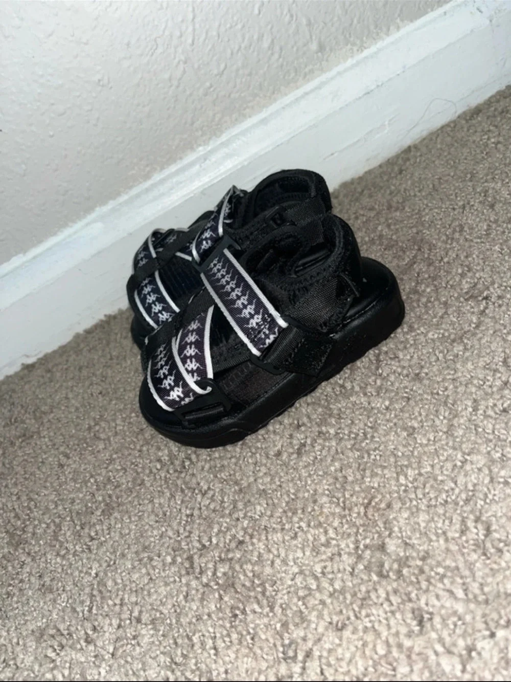 Kids Black & White Strap kappa sandals